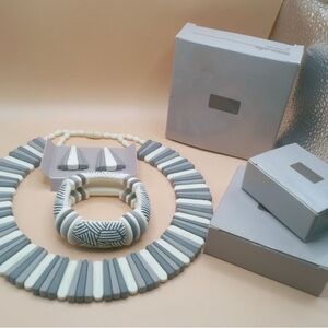 Vintage avon Sirocco set